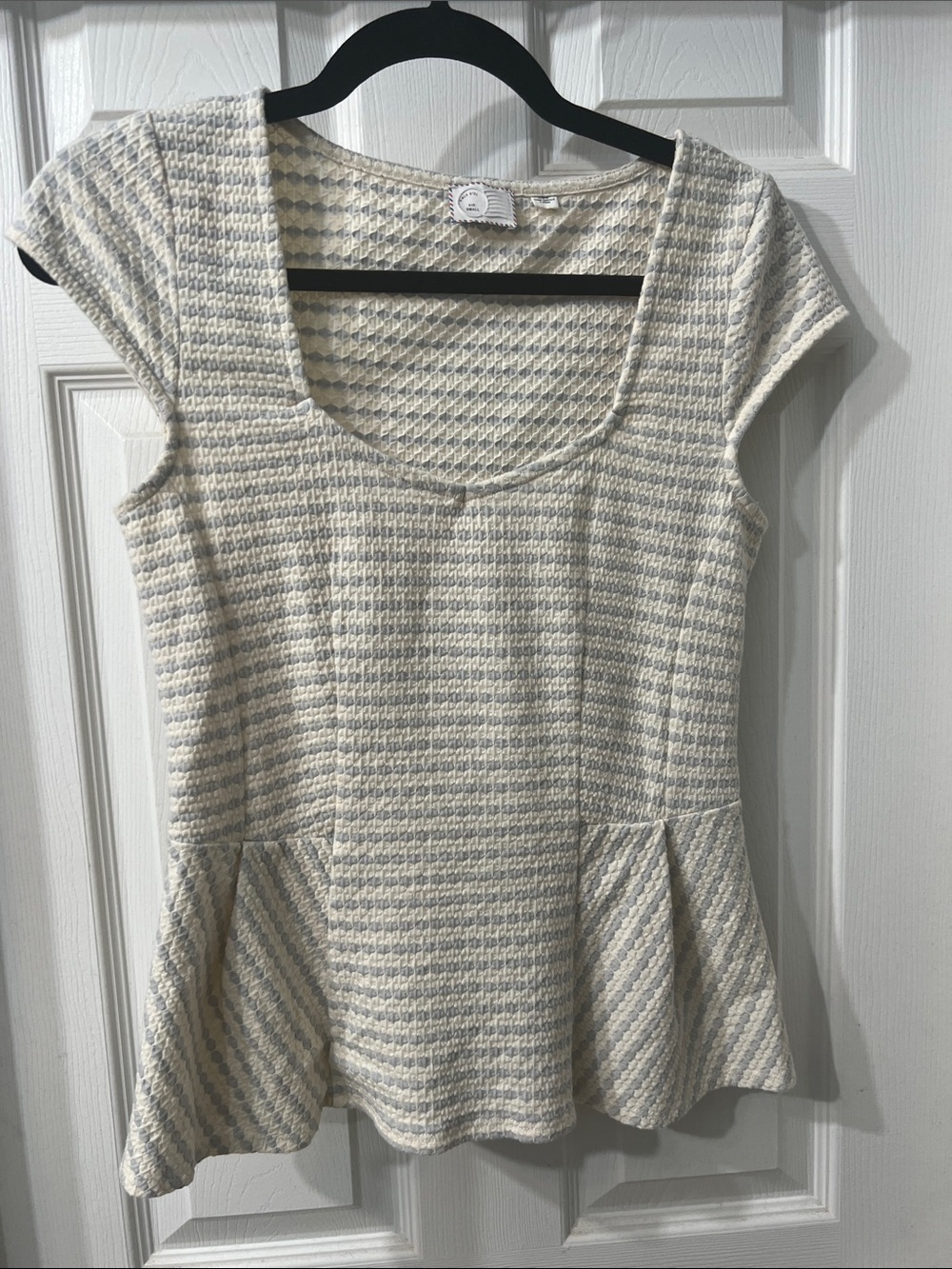 Anthropologie Postmark Peplum Knit Scoop Neck Top - Cream & Light Gray Size Sm